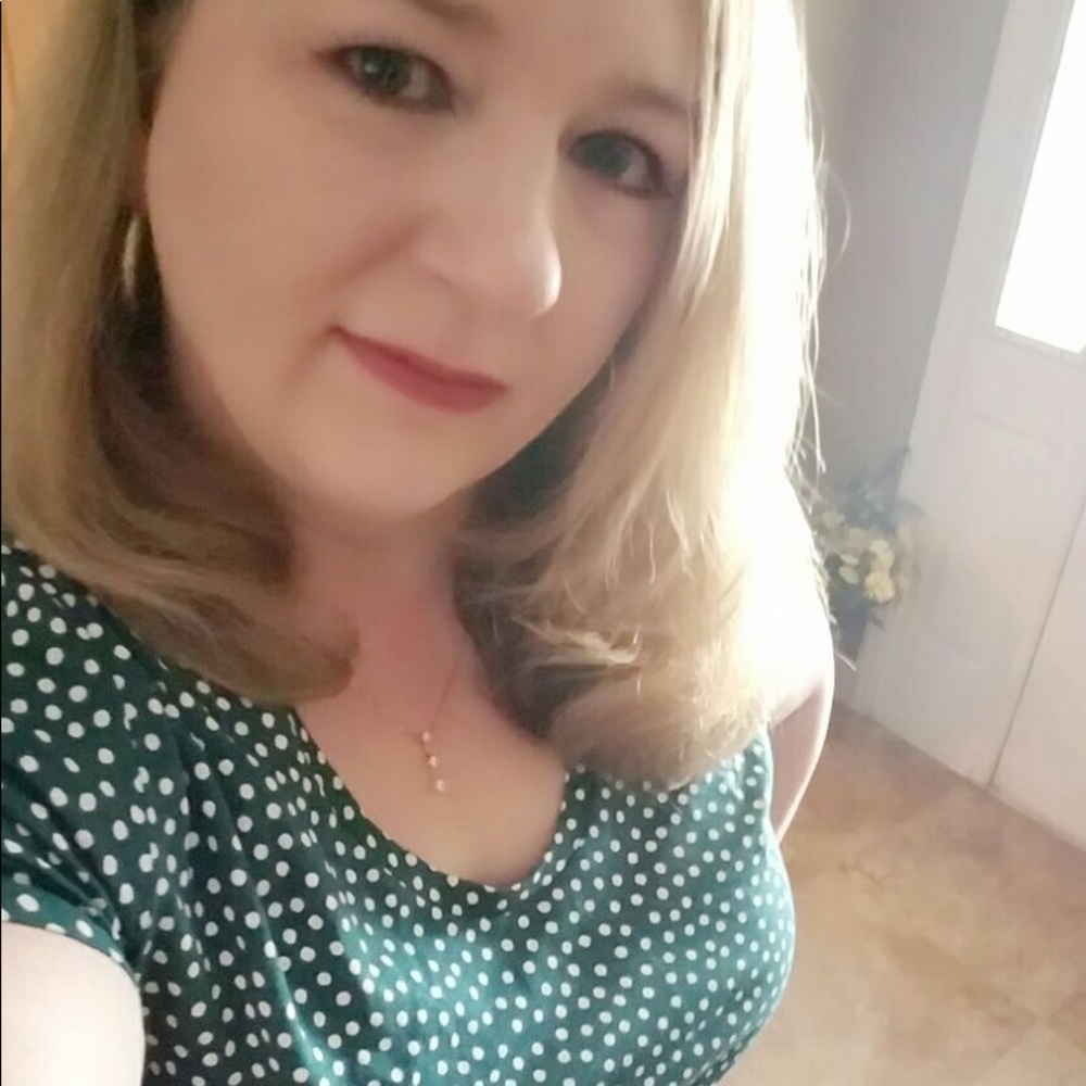 Meet your Posher, Carla
